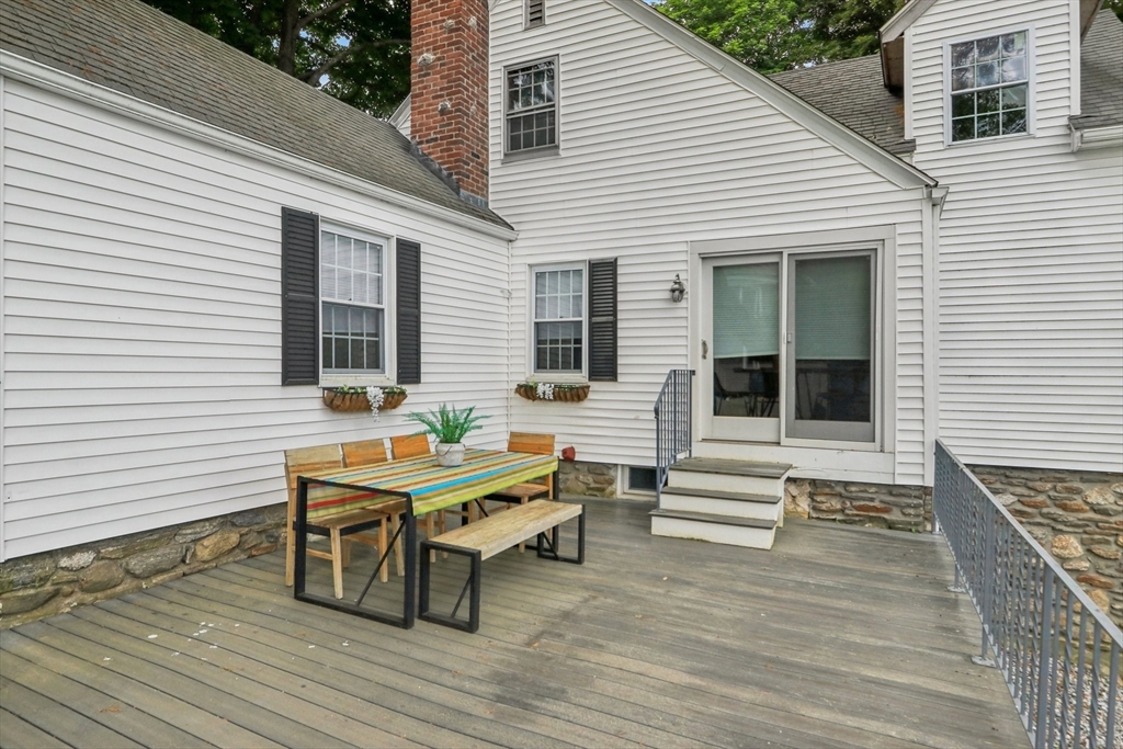 74 Bay Edge Dr