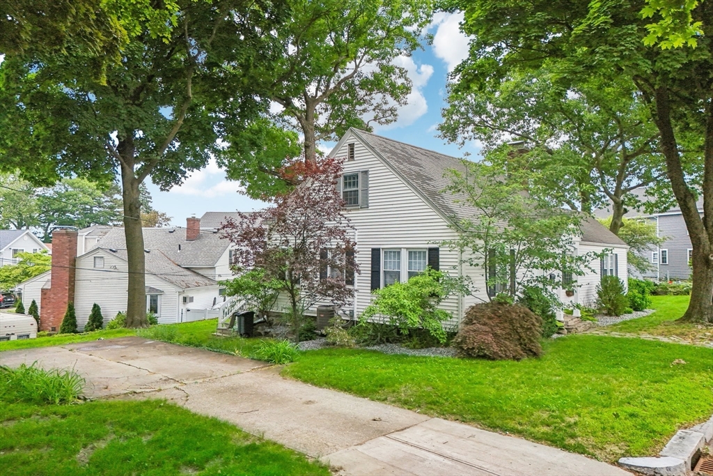 74 Bay Edge Dr