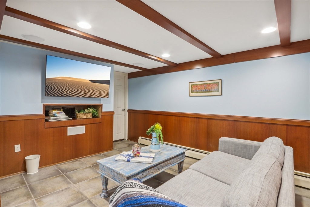 74 Bay Edge Dr