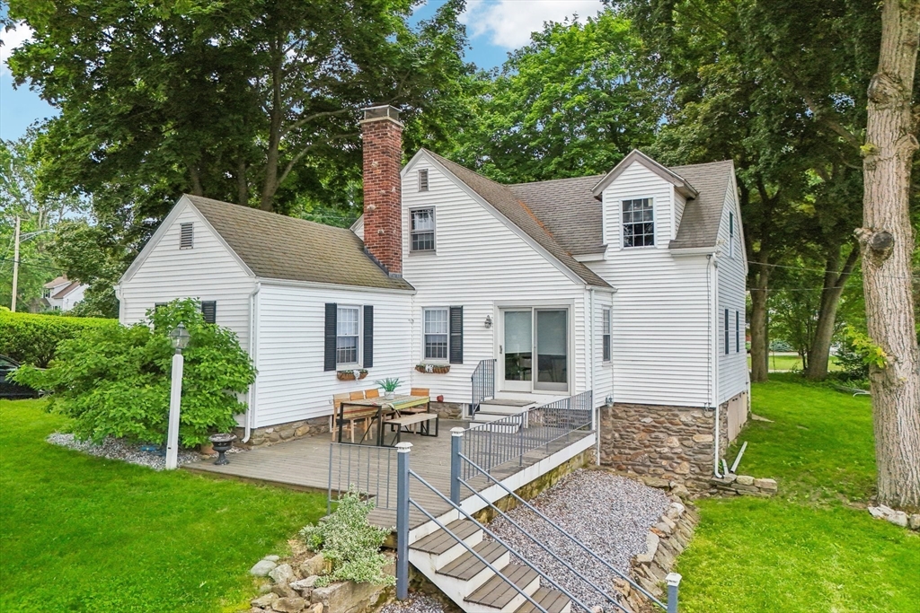 74 Bay Edge Dr