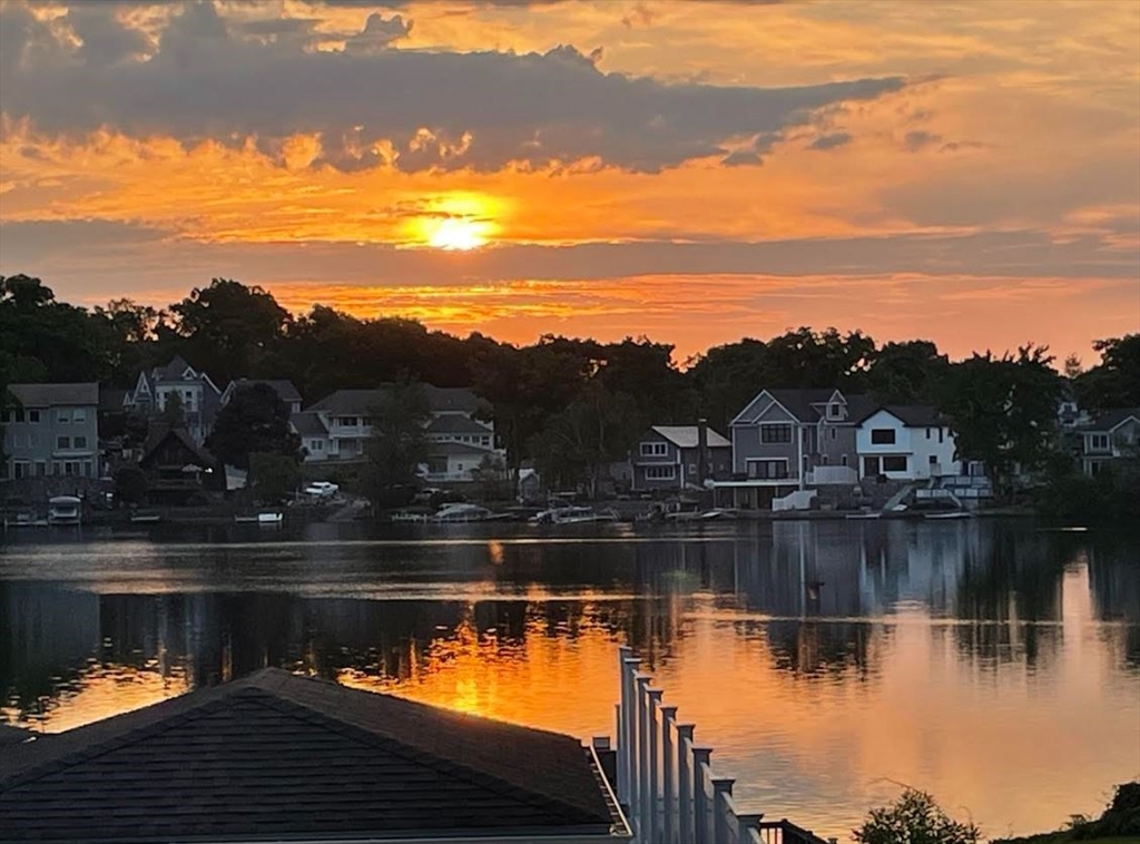 74 Bay Edge Dr