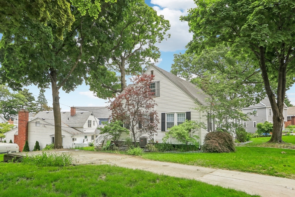 74 Bay Edge Dr
