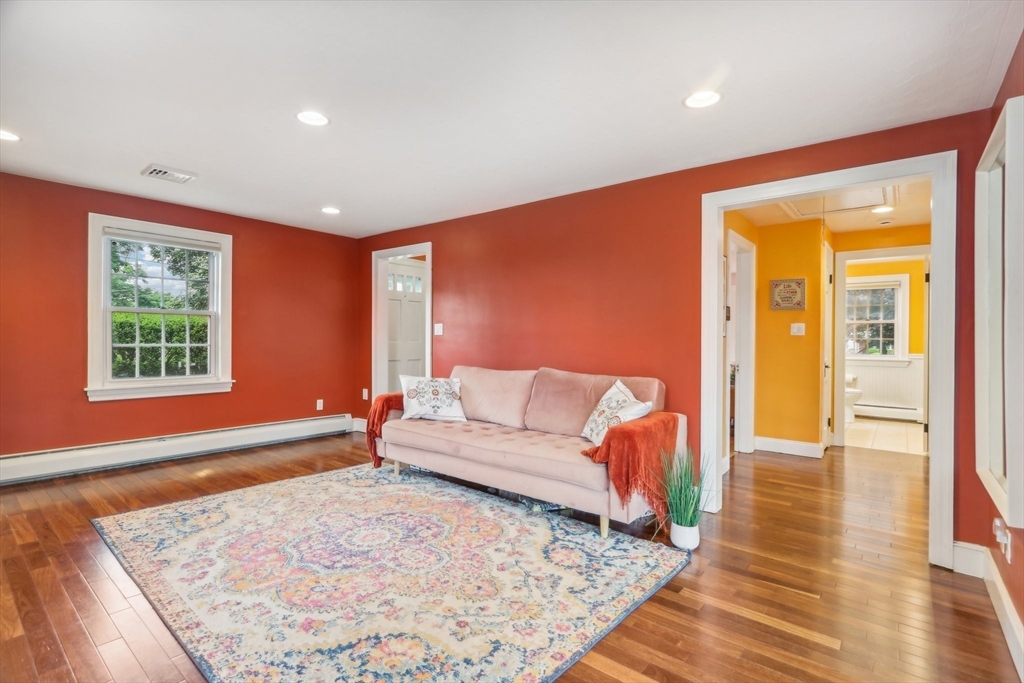 74 Bay Edge Dr