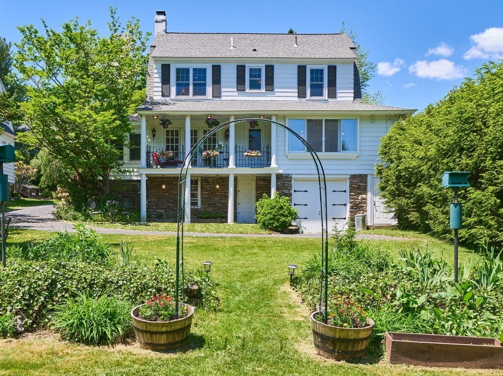 84 Forest Street