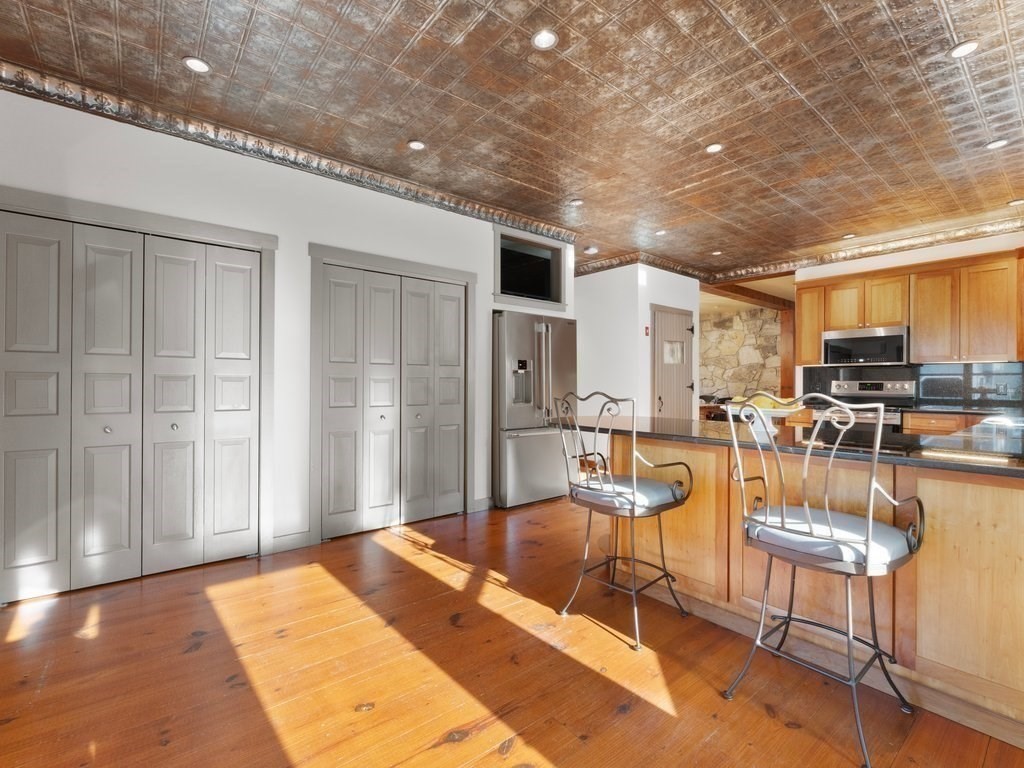 454 Walnut St