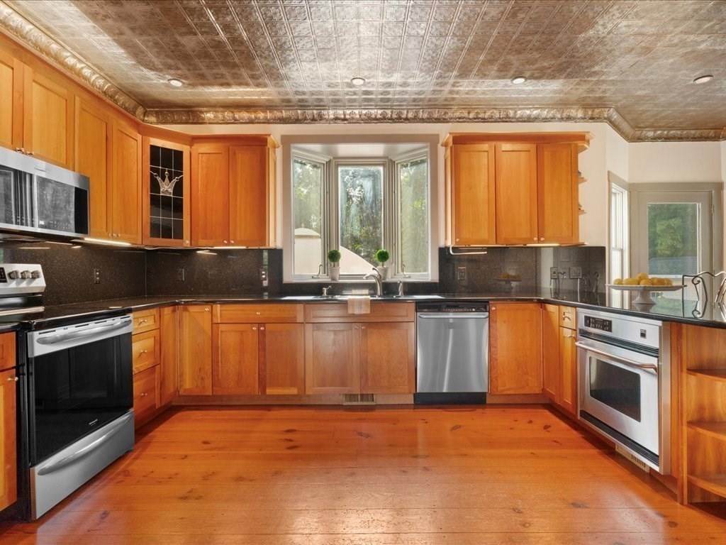 454 Walnut St