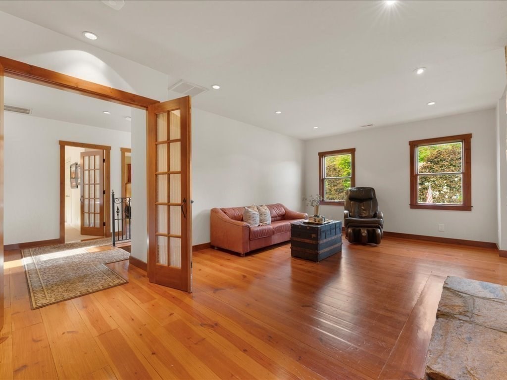 454 Walnut St