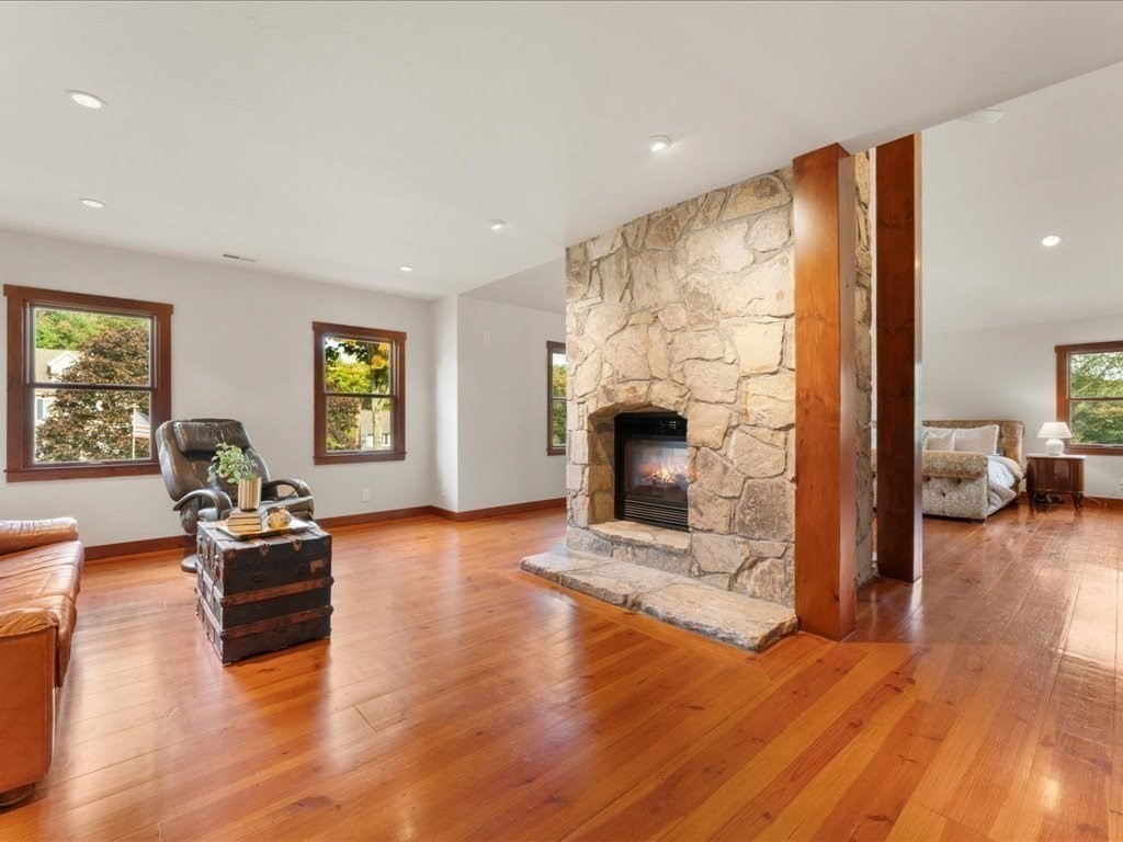 454 Walnut St