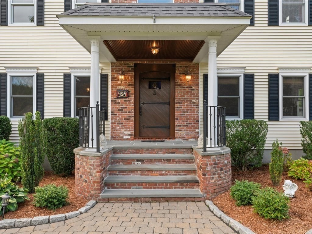 454 Walnut St