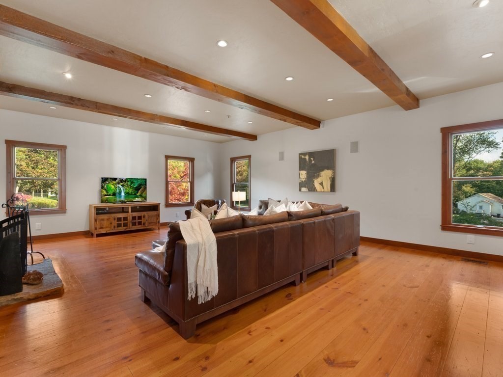 454 Walnut St
