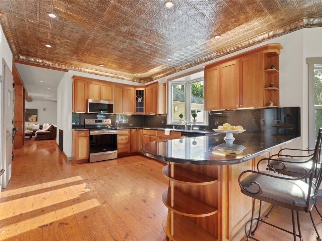 454 Walnut St