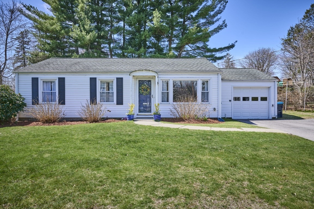 24 Crescent St