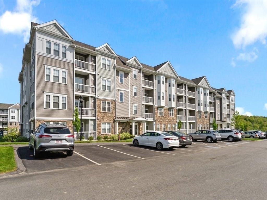 3212 Peters Farm Way # 212