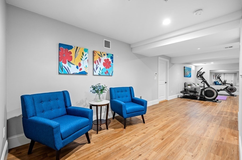 935 Main St # 31