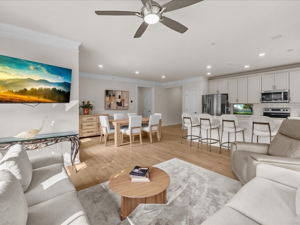 2 Winslow Lane # 406