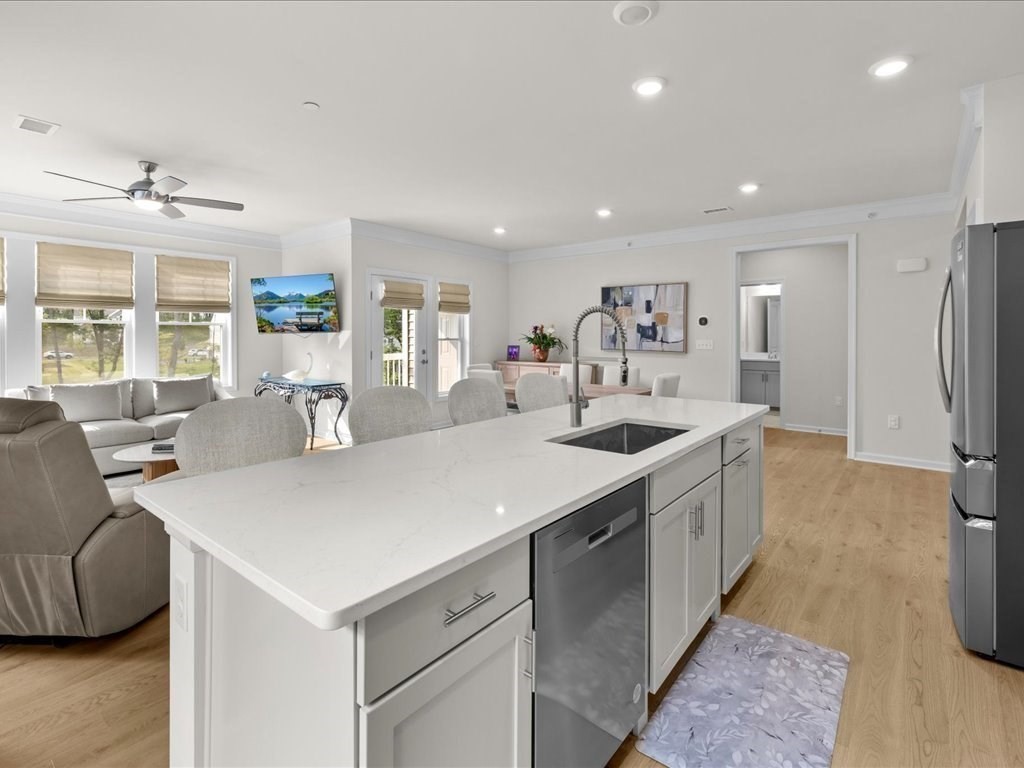 2 Winslow Lane # 406