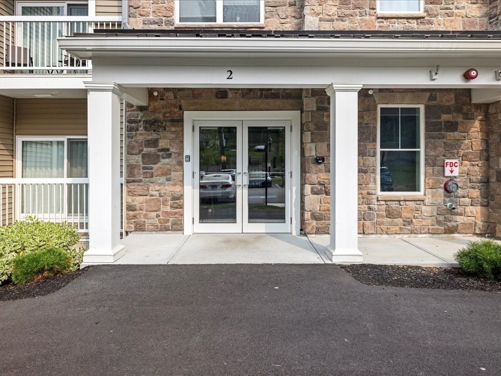 2 Winslow Lane # 406