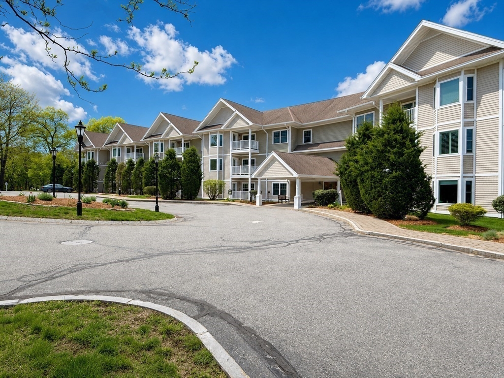490 Main St # 209