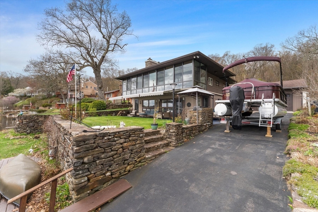 45 Lakeshore Dr Ext