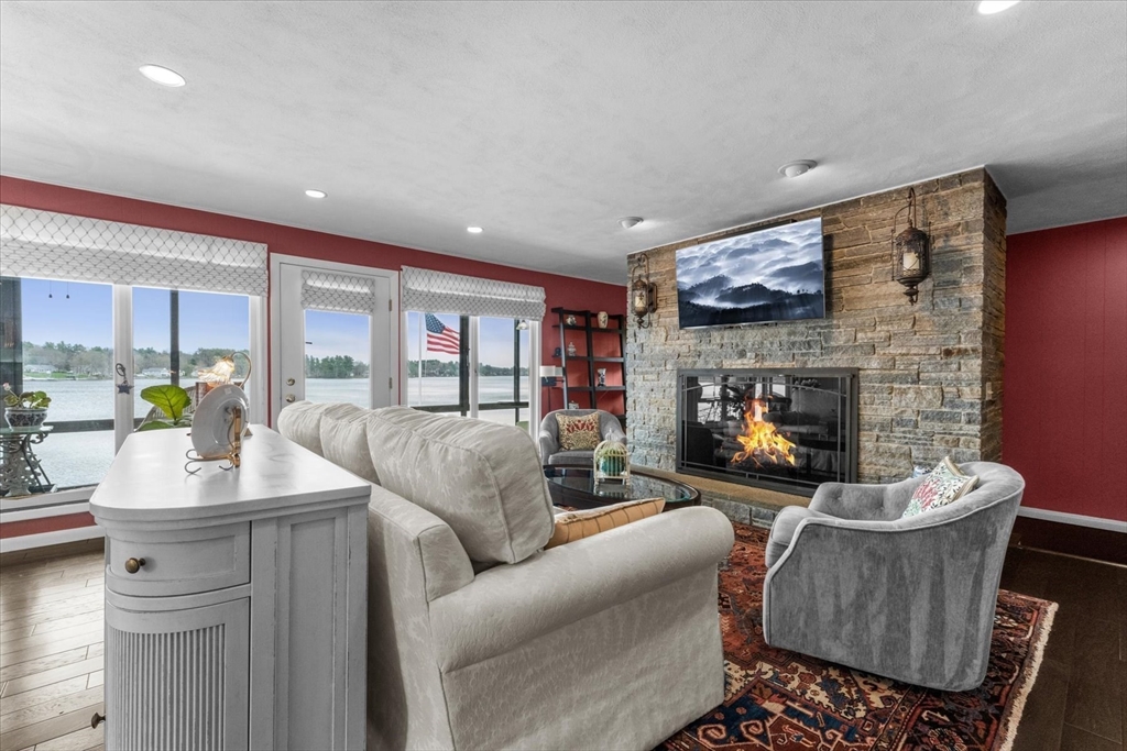 45 Lakeshore Dr Ext