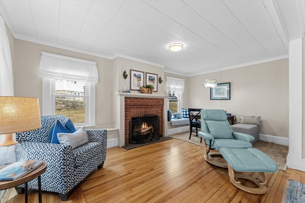 6 Davis Way