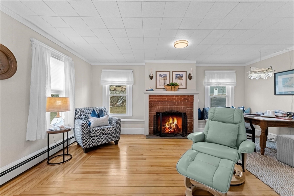 6 Davis Way