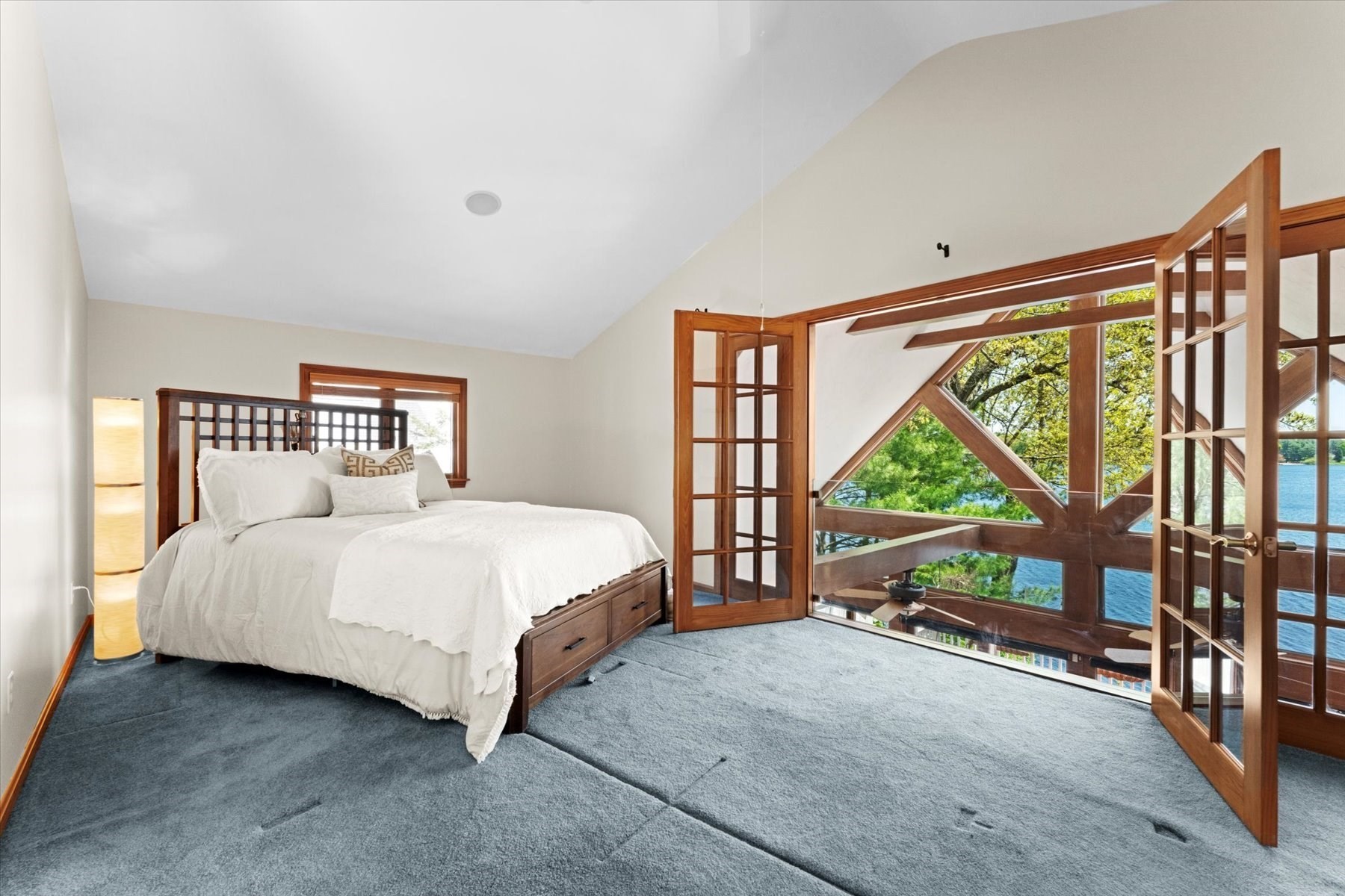 91 Lake Shore Drive