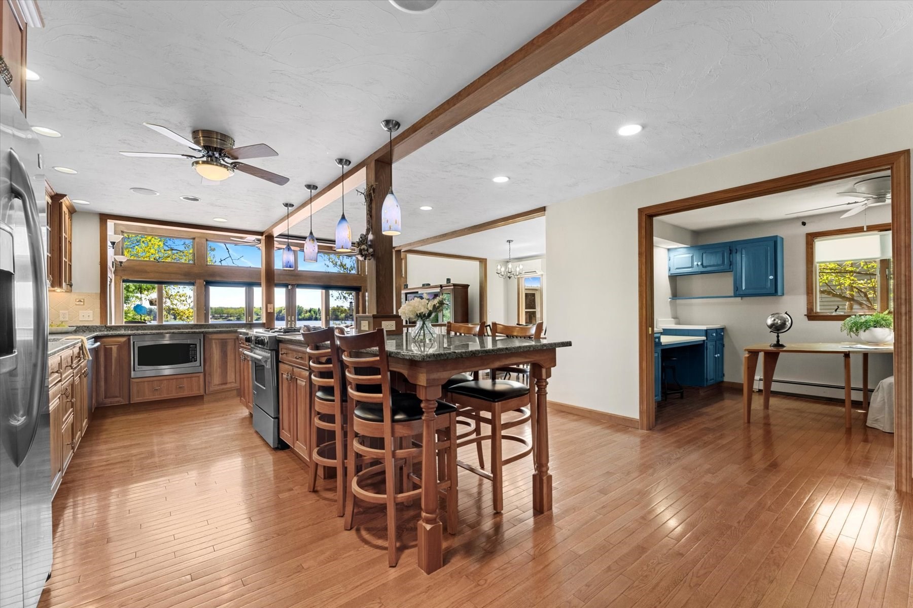 91 Lake Shore Drive