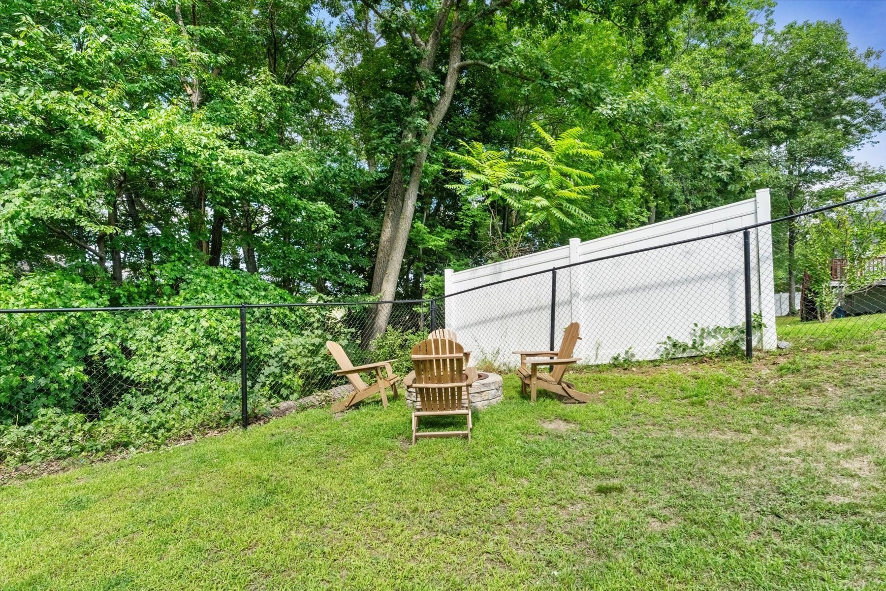 21 Fyrbeck Ave