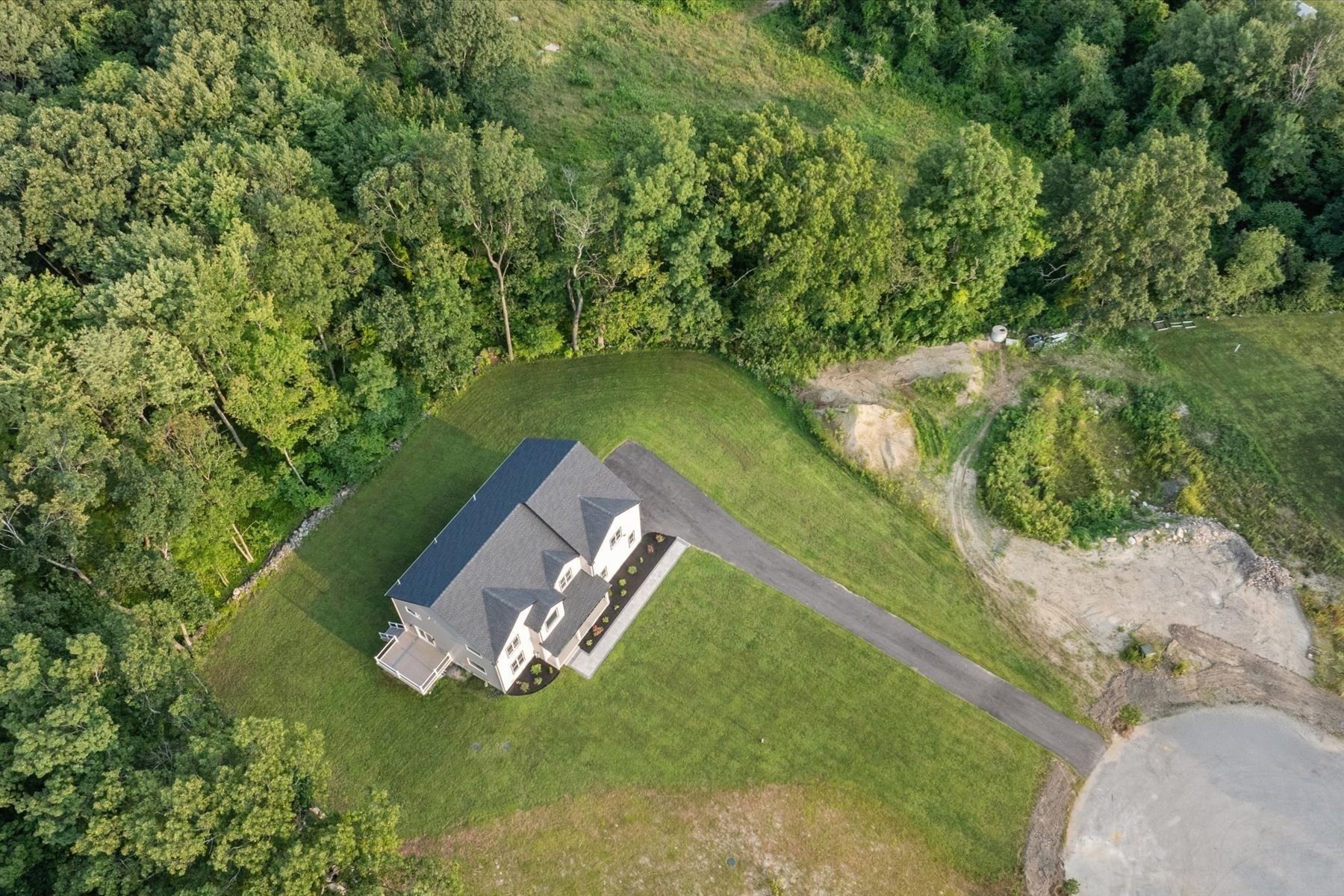 10 Falcon Drive