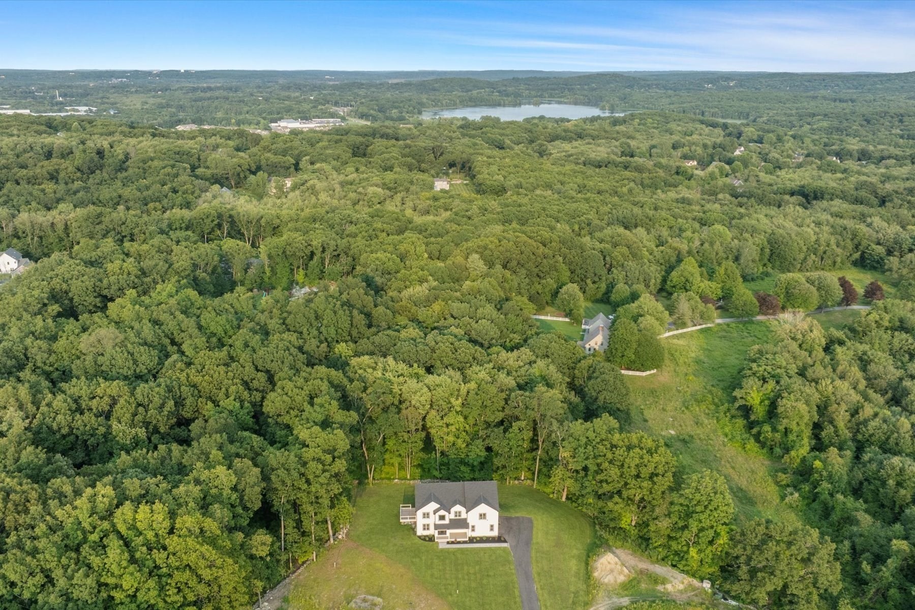 10 Falcon Drive