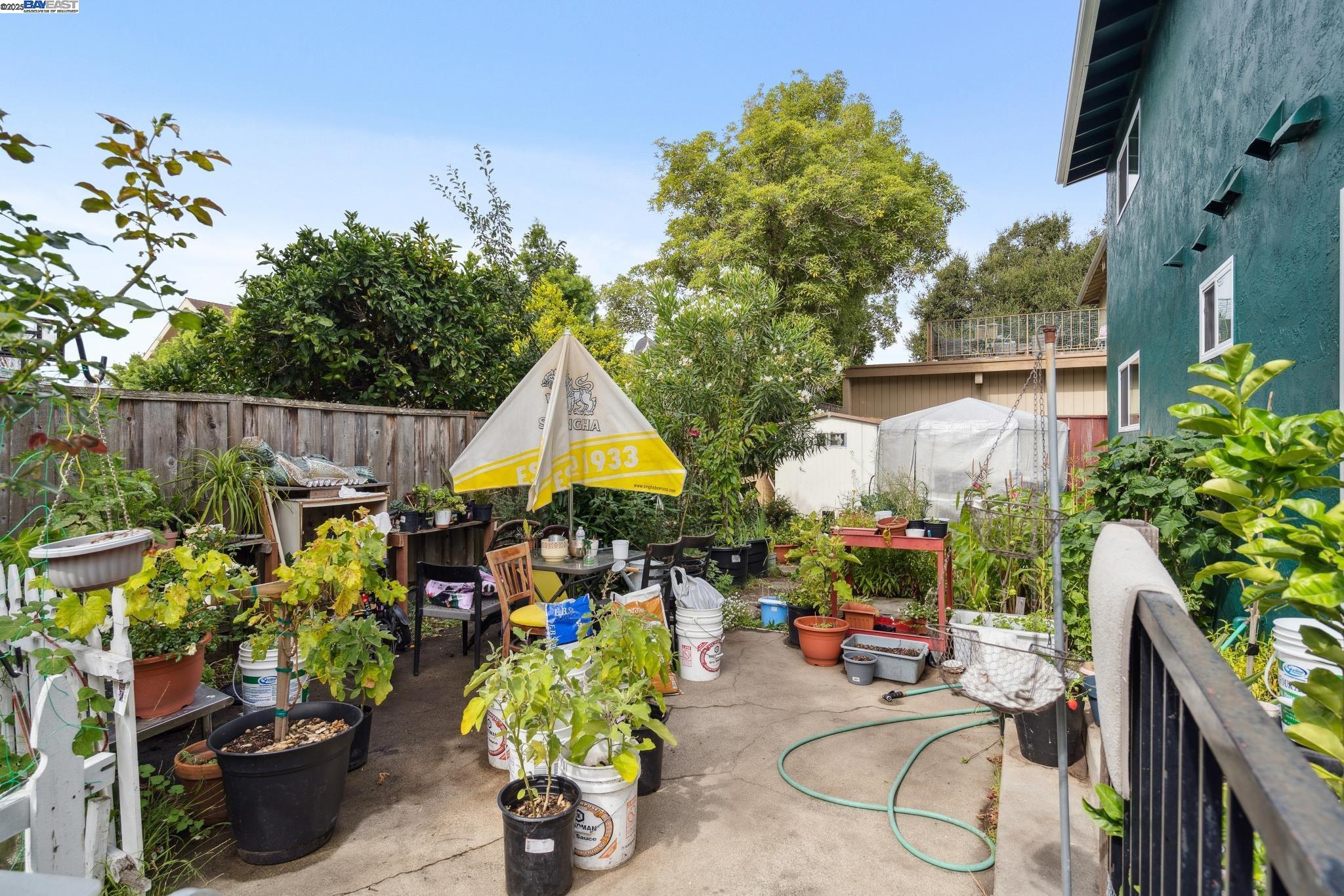 2120 Encinal Ave