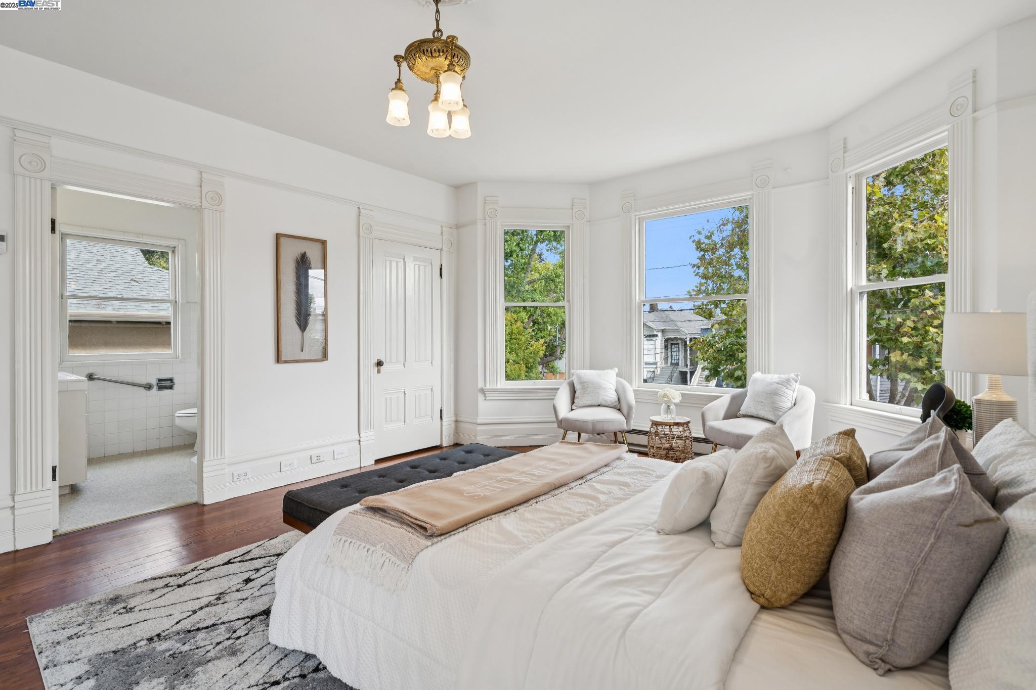 2120 Encinal Ave