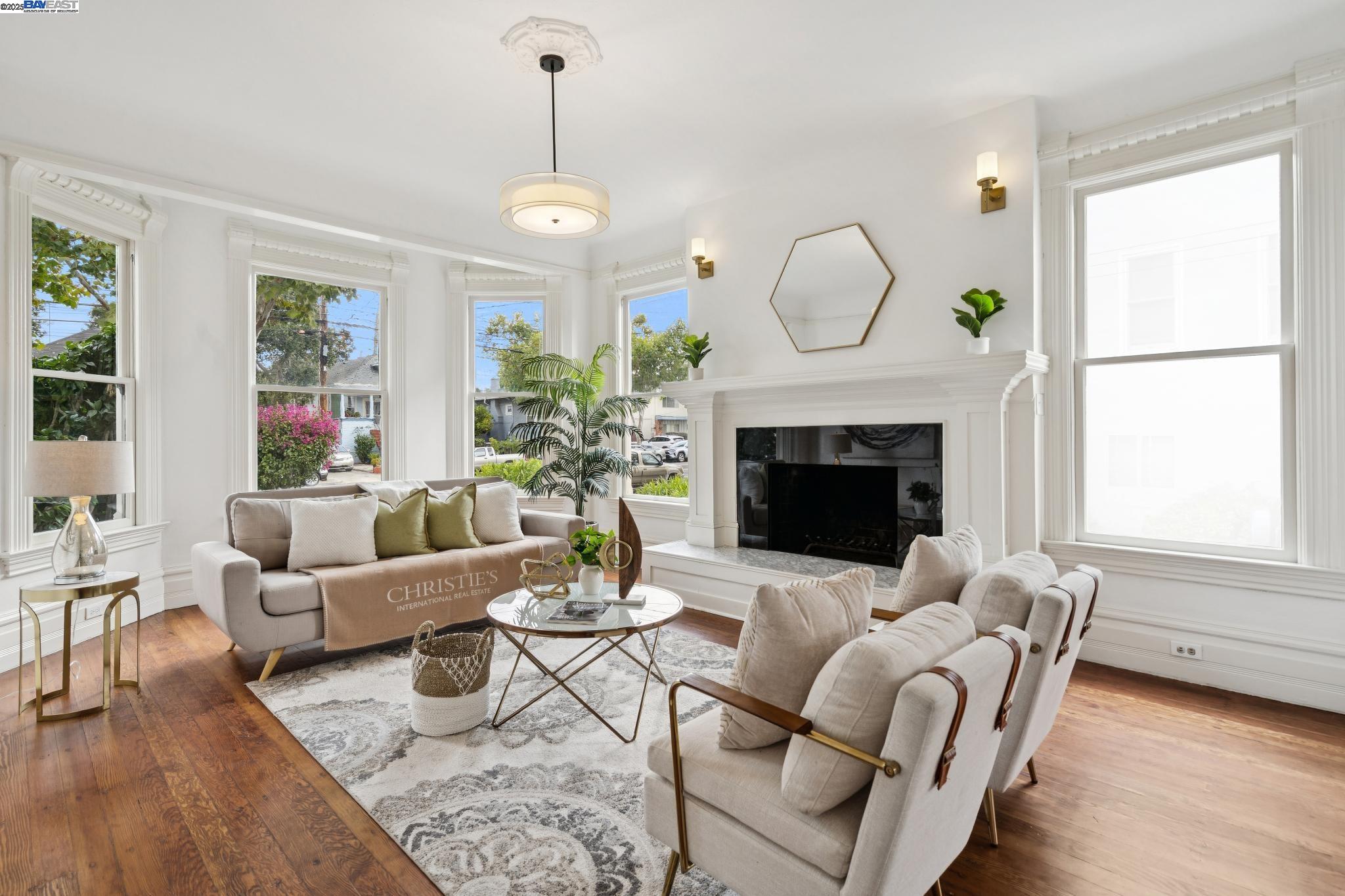 2120 Encinal Ave