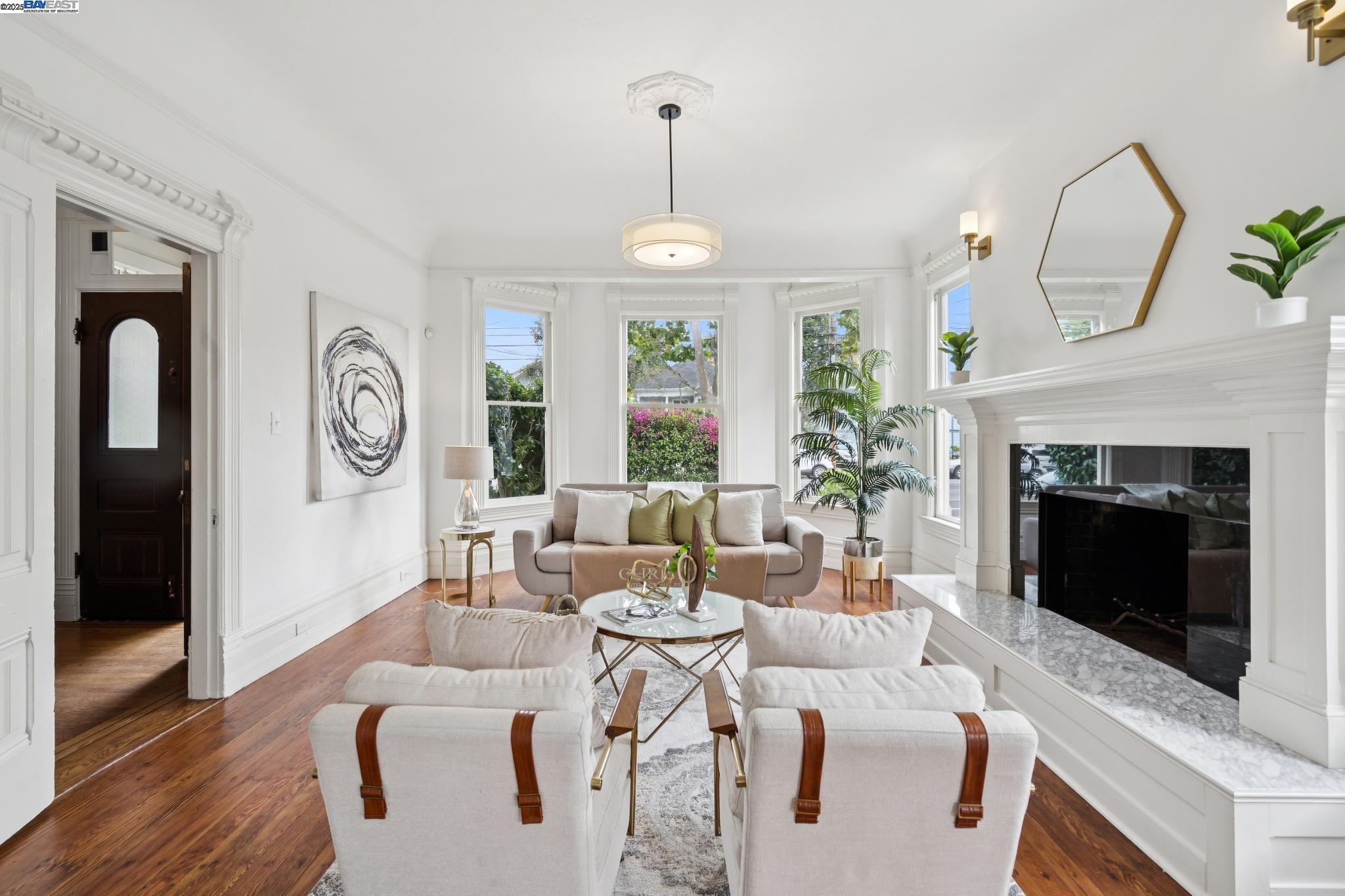2120 Encinal Ave