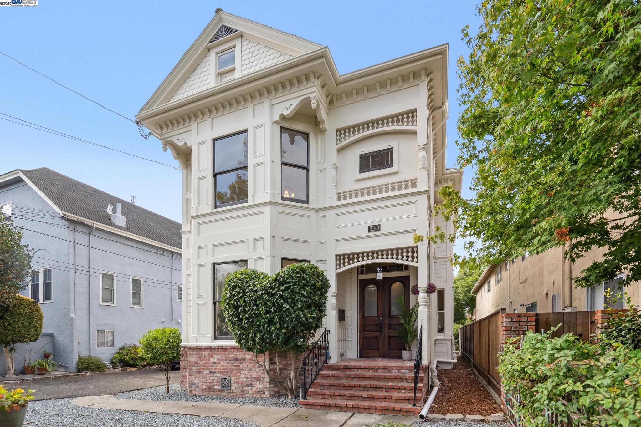 2120 Encinal Ave