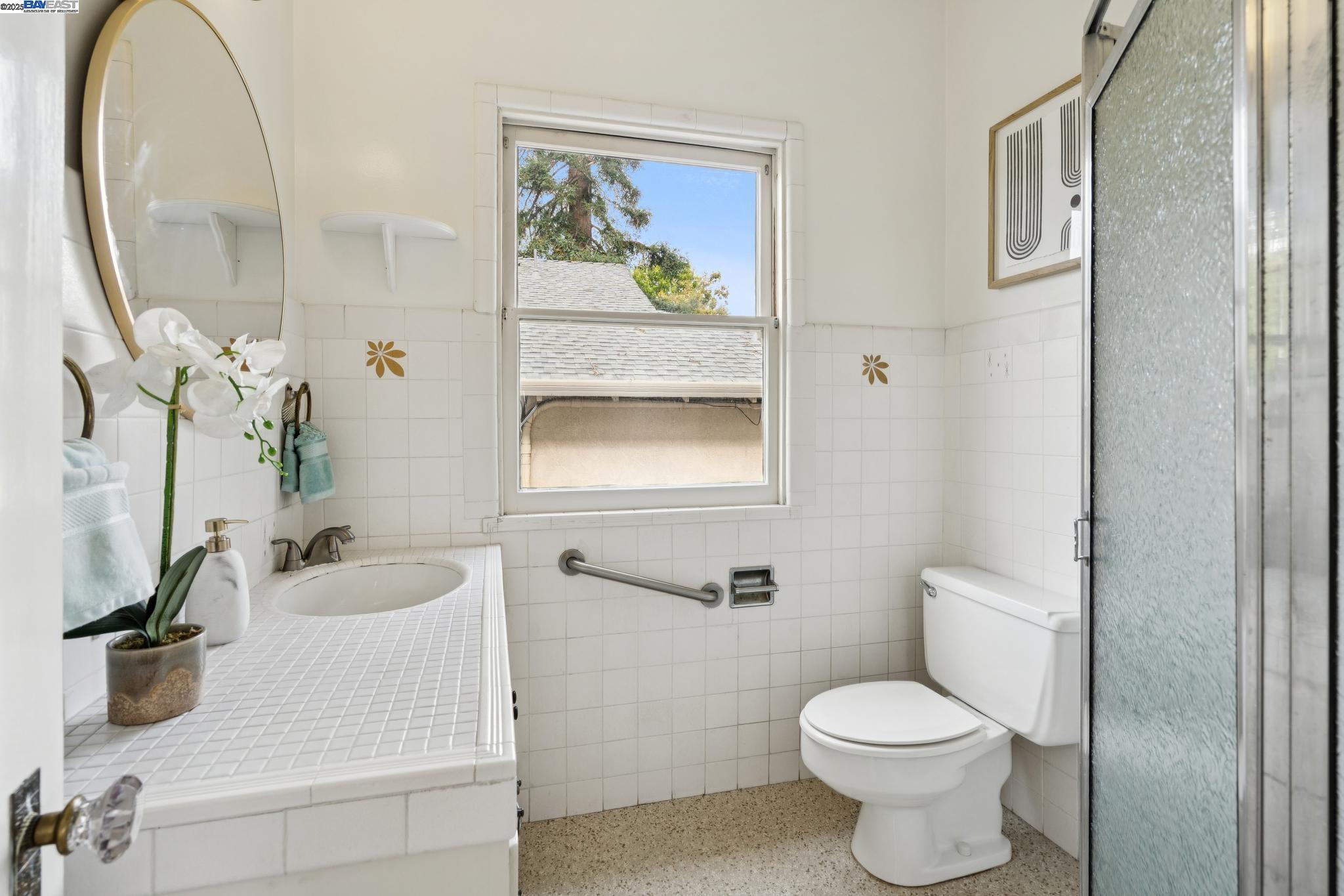 2120 Encinal Ave