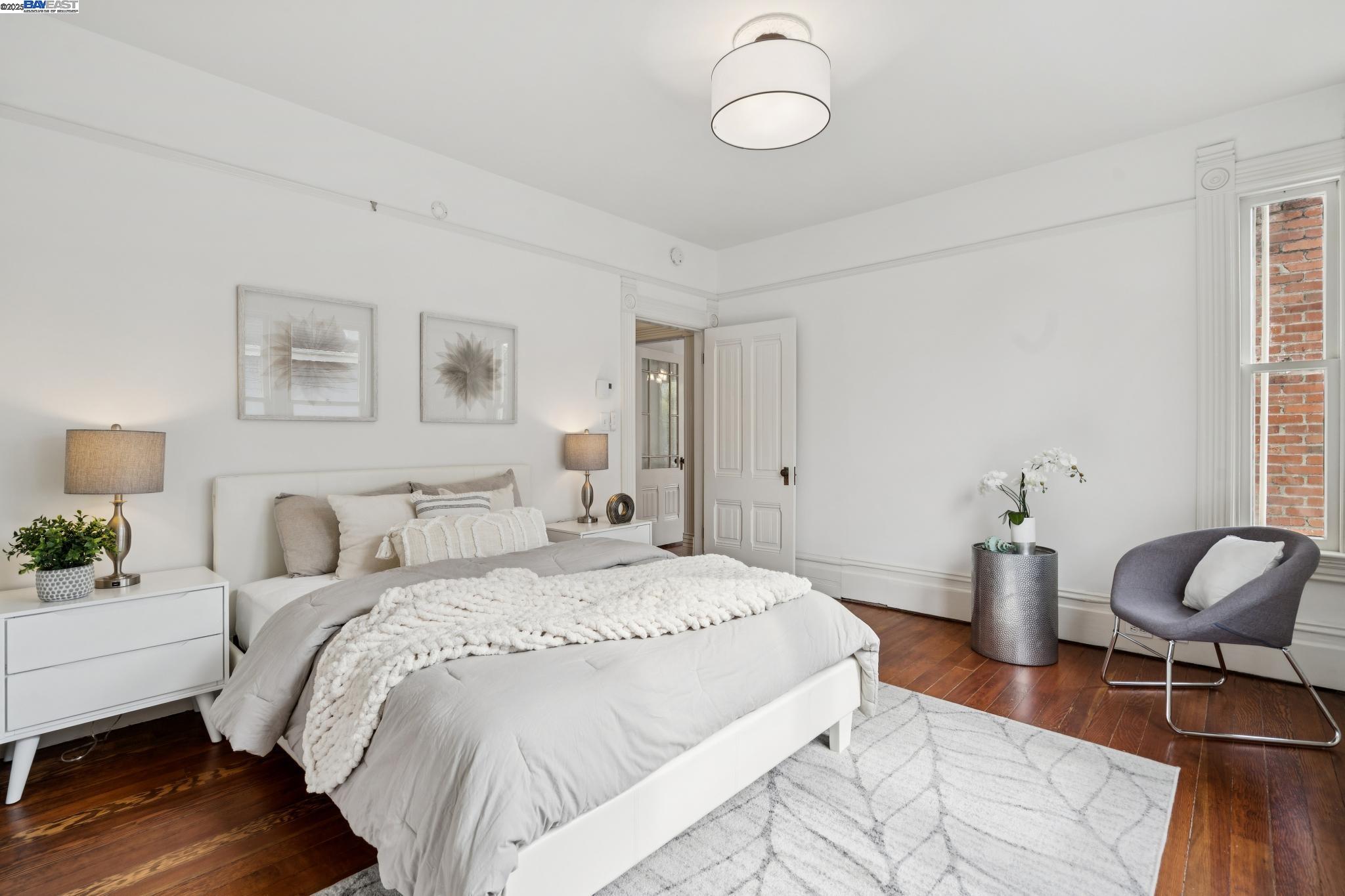 2120 Encinal Ave