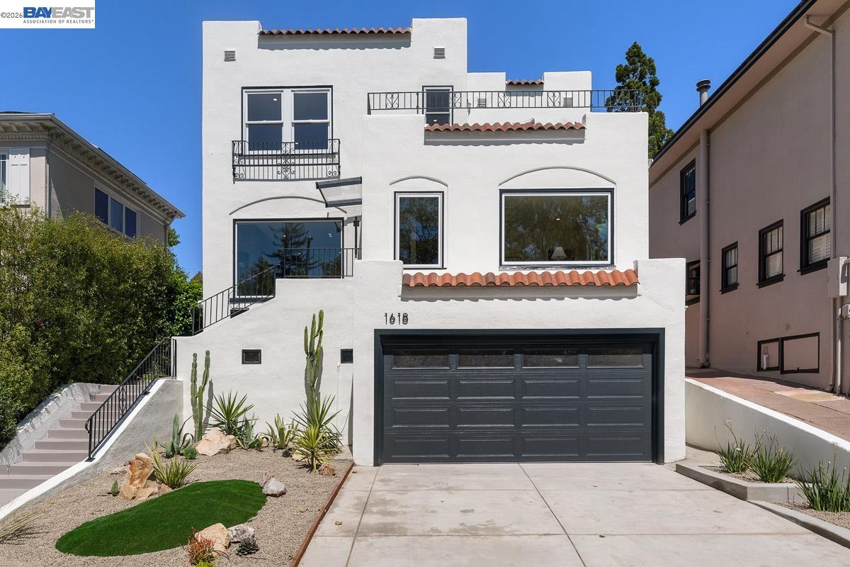 1618 Grand Ave