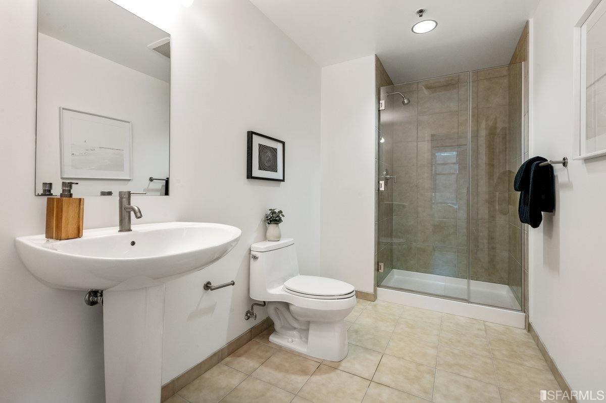 318 Spear Street Unit: 8A