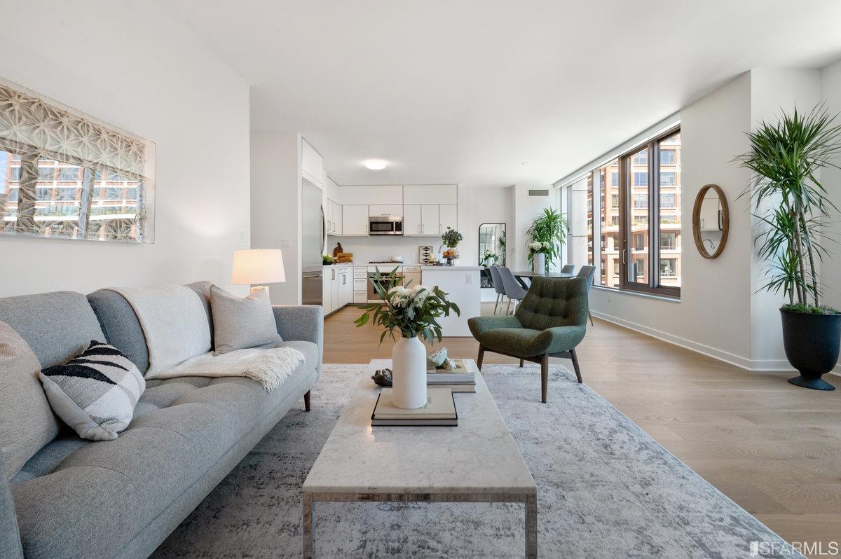 318 Spear Street Unit: 8A