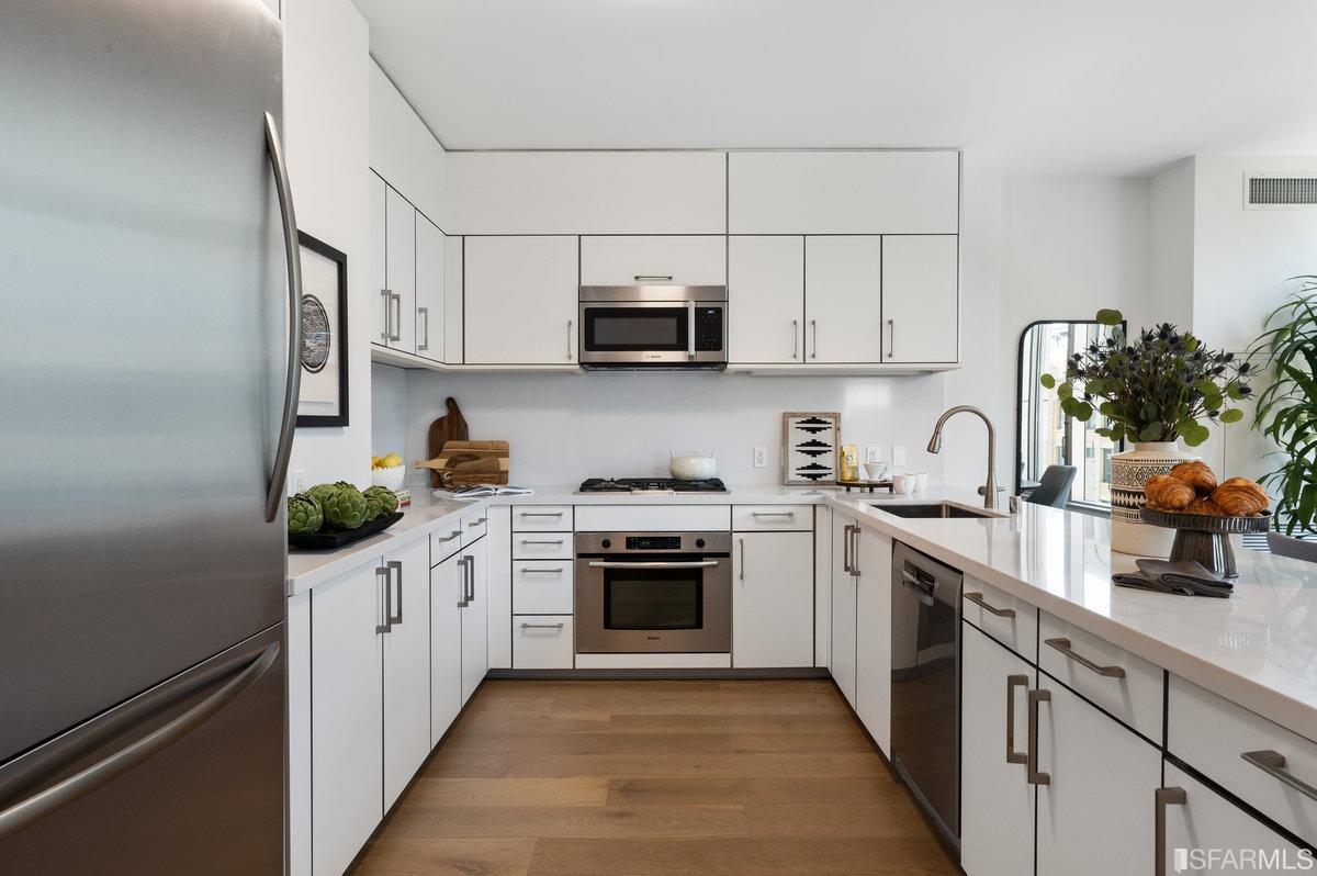 318 Spear Street Unit: 8A