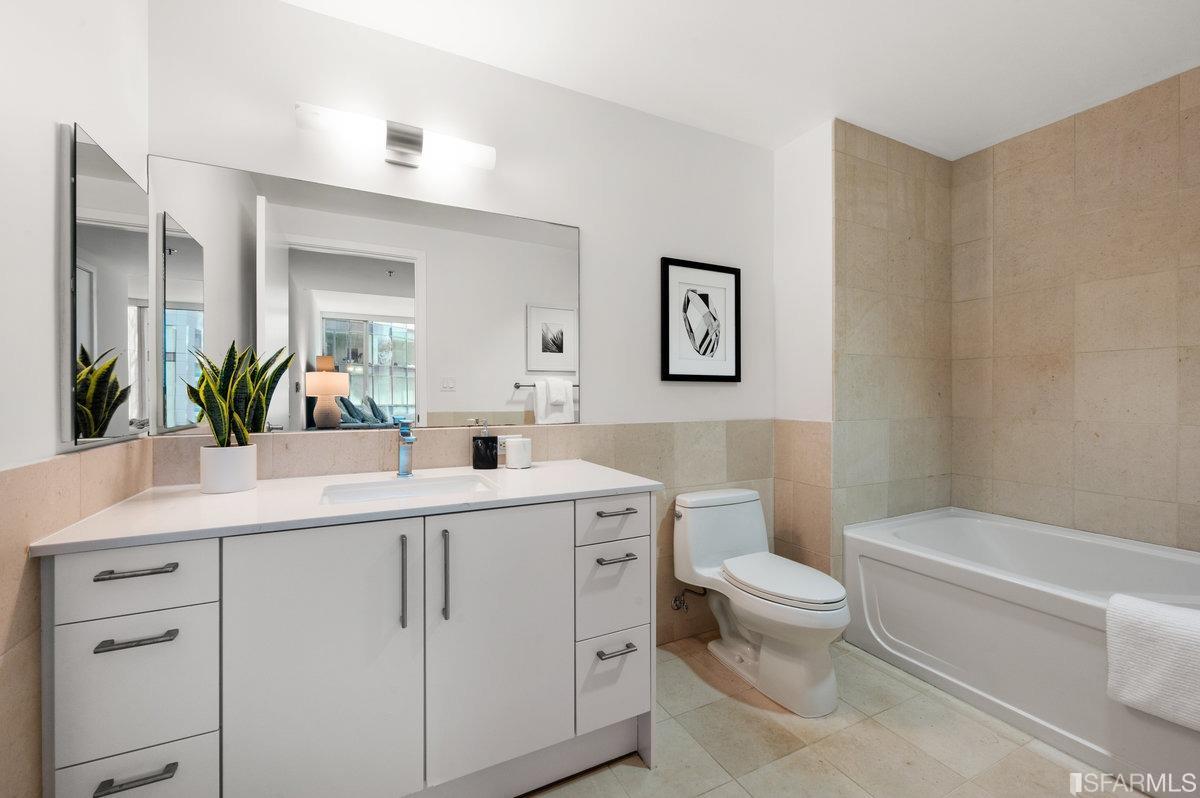 318 Spear Street Unit: 8A