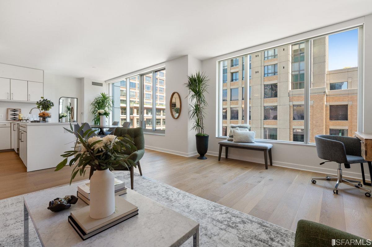 318 Spear Street Unit: 8A