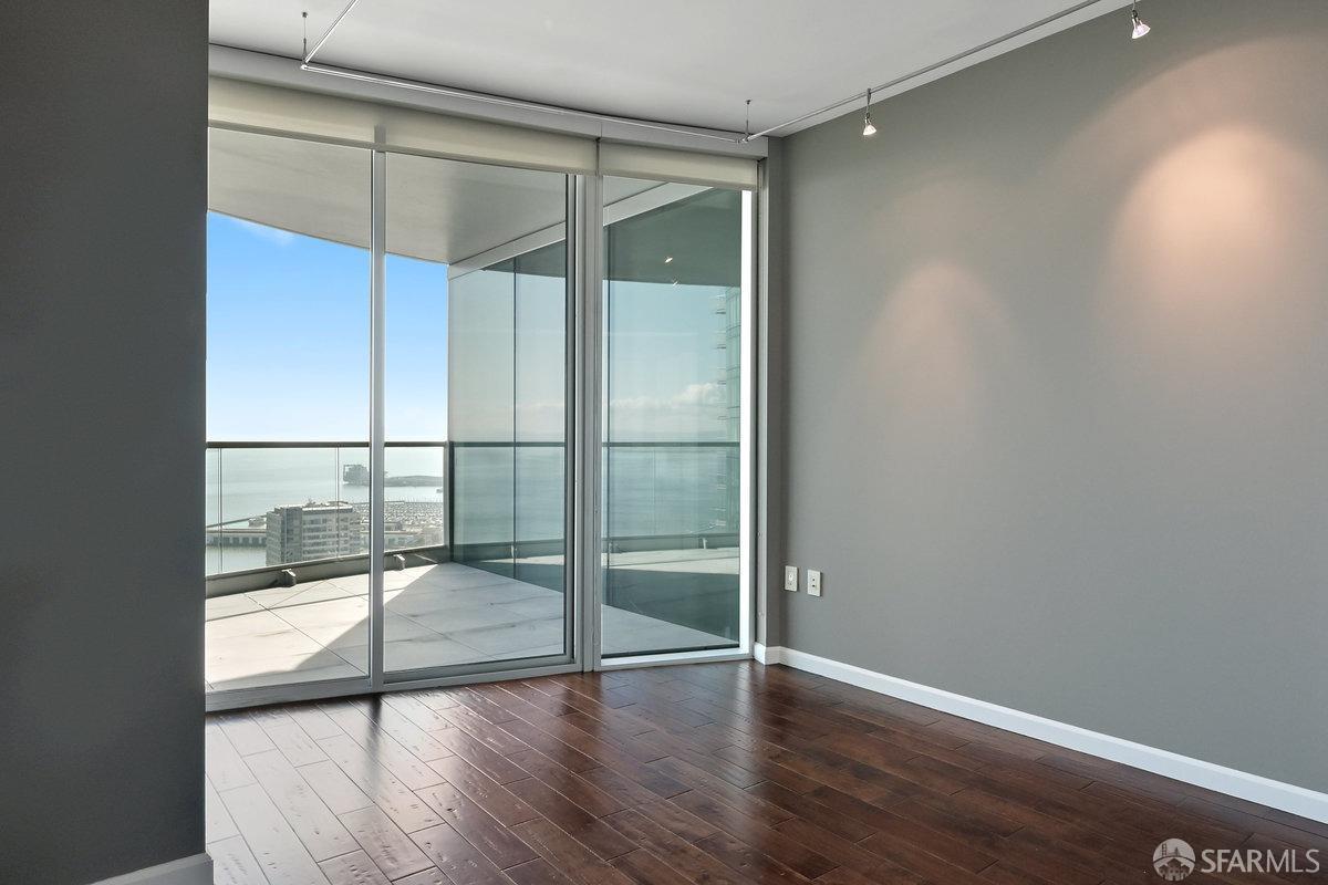 301 Main Street Unit: 36E