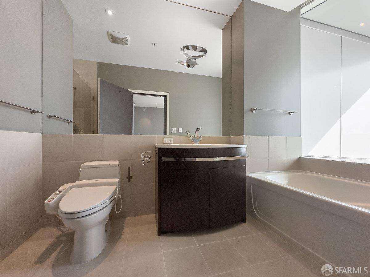 301 Main Street Unit: 36E