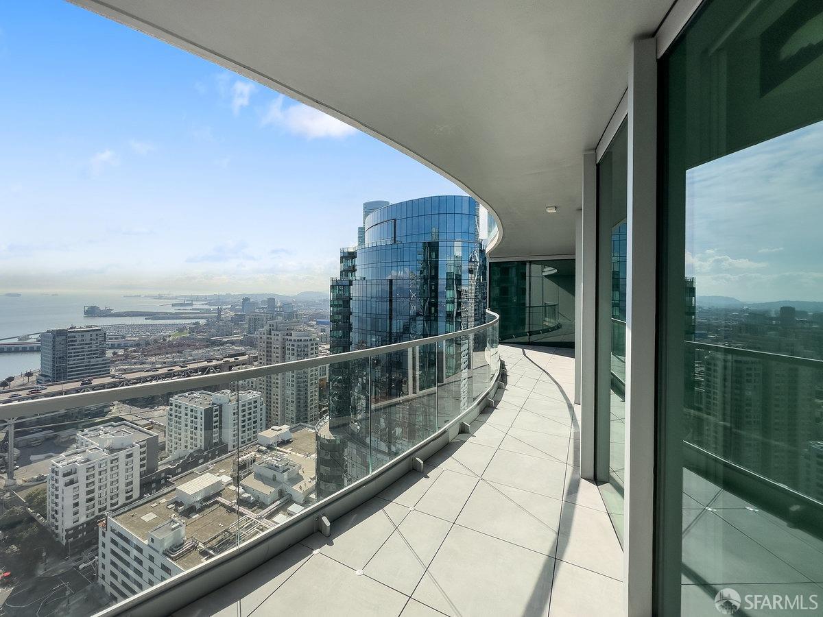 301 Main Street Unit: 36E