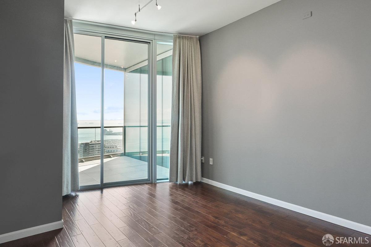 301 Main Street Unit: 36E