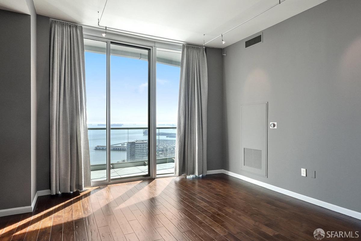 301 Main Street Unit: 36E