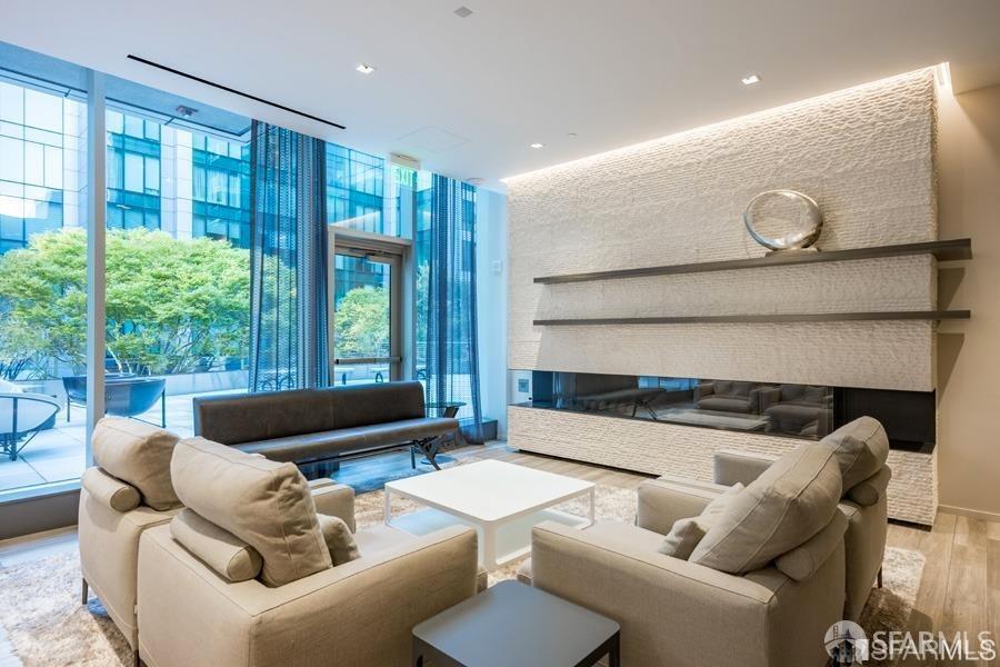 301 Main Street Unit: 36E